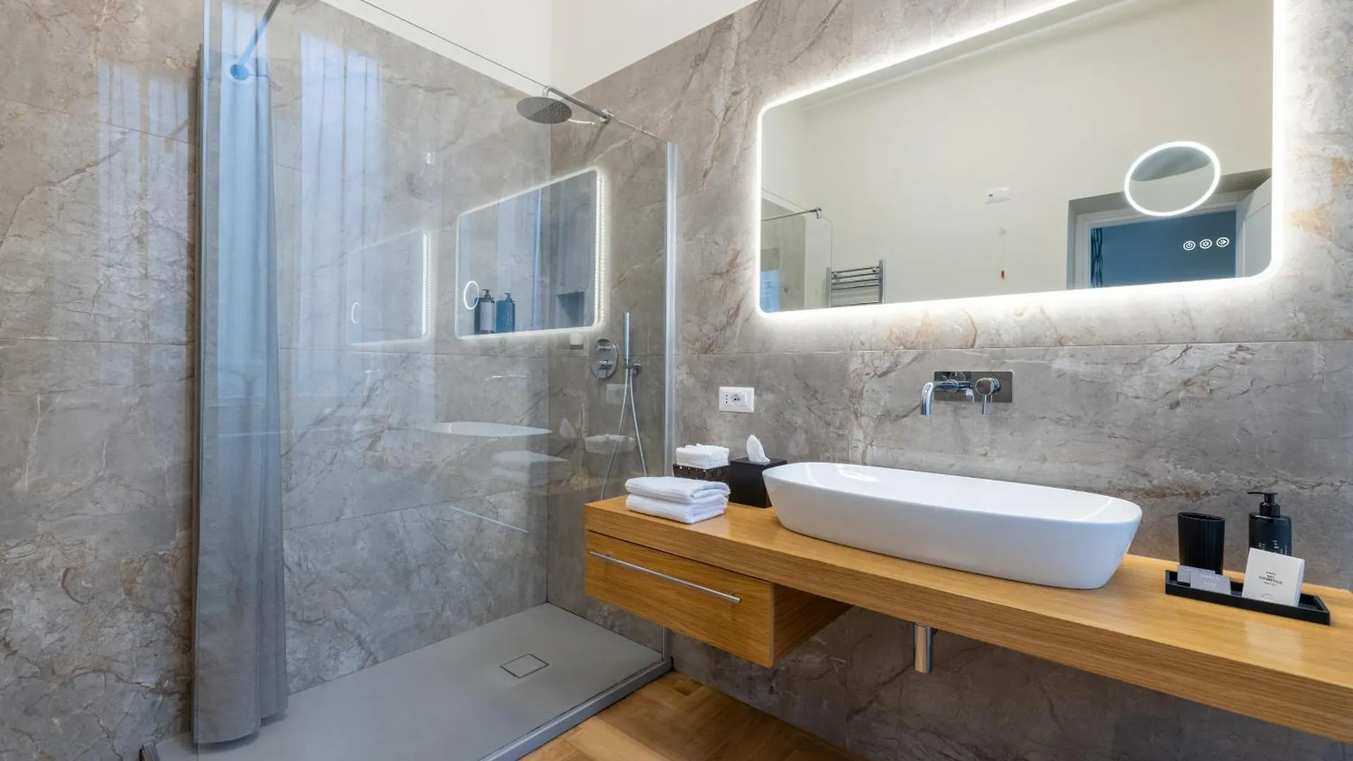 فندق مبيت وإفطار Suites Romae Rex إيطاليا